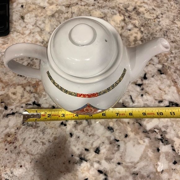 Corelle White Stoneware Teapot Sand Art Pattern. 6 cups - Picture 9 of 9